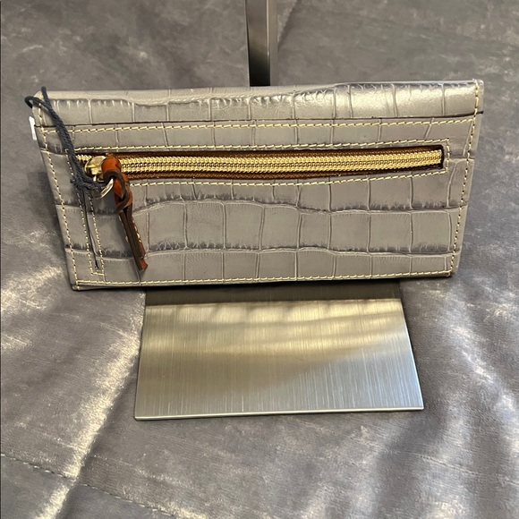 NTW Dooney & Bourke Silver Croc-Embossed Wallet - Picture 3 of 10